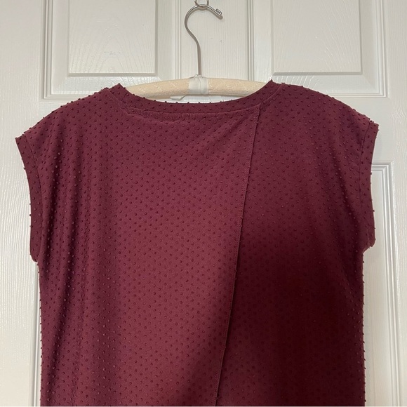 Aritzia Wilfred Burgundy Short Cap Sleeve Textured Blouse Open Cross Back - Sz L - Picture 7 of 16